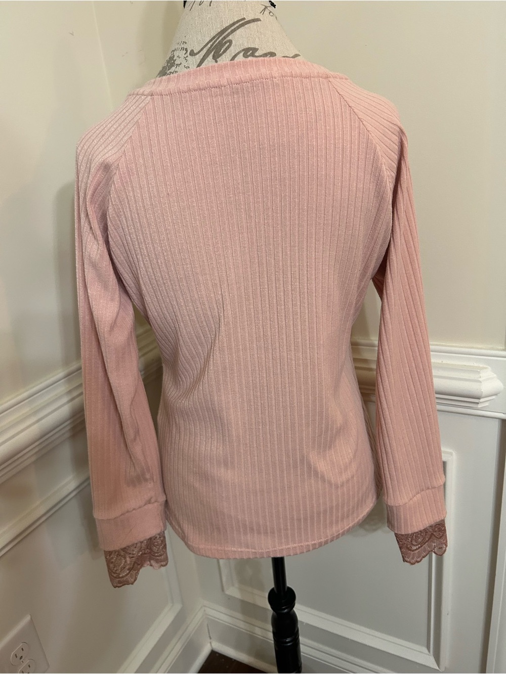 Women's Pink Ribbed V-Neck Long Sleeve Top with Lace Trim - Picture 4 of 9